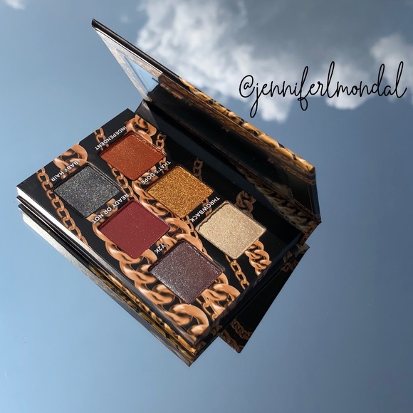 😍NWT Urban Decay Decades 00s Palette😍 - Picture 7 of 12